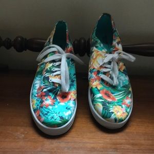 Tropical print shoes